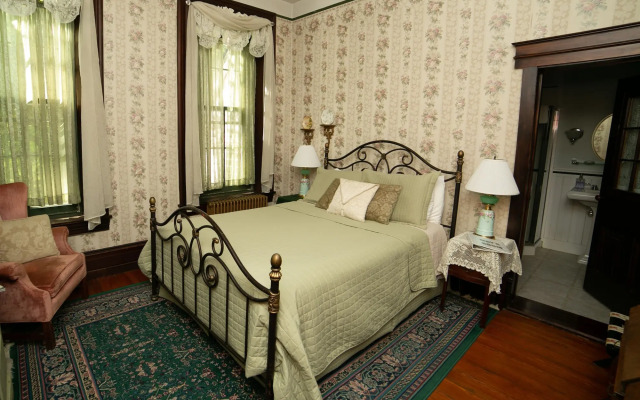 Faunbrook Bed & Breakfast