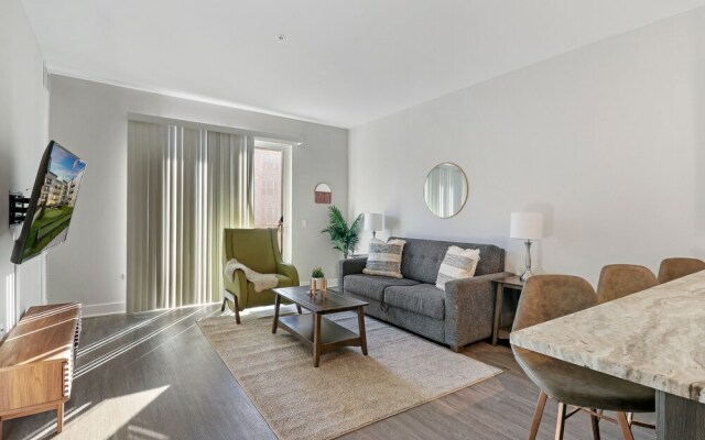 Luxurious 1BR Apt in Oakbrook