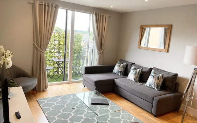 The Wren Beautiful Apartment inc parking