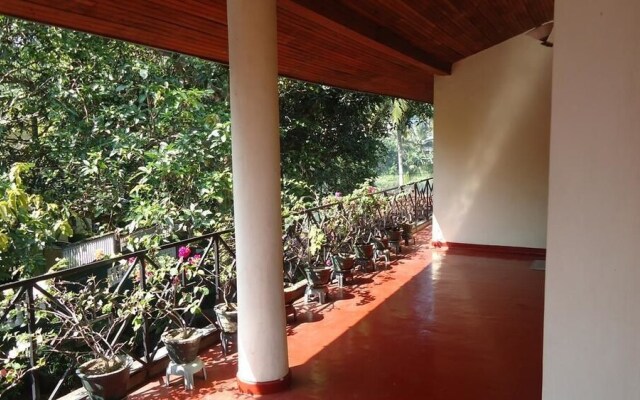 Kundasale Holiday Home