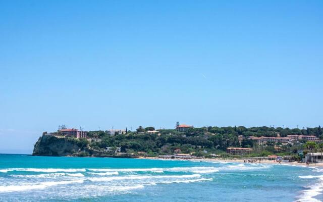 Dora's Tsilivi Beach House A
