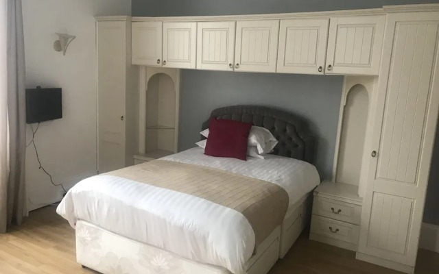 Clifton House Hotel - B B