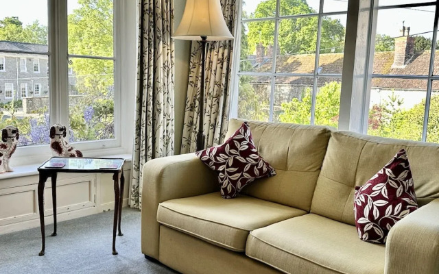 Farthings Hotel and Restaurant