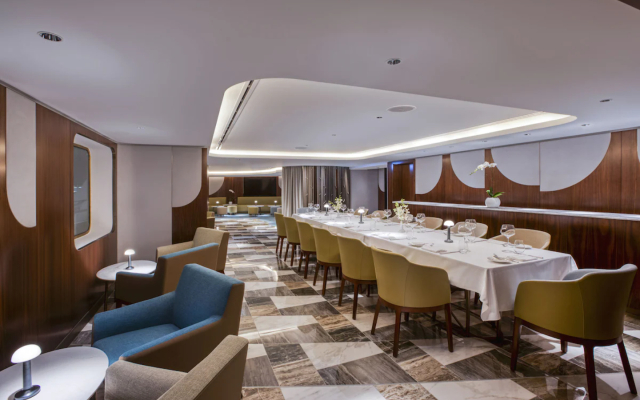 Queen Elizabeth 2 Hotel by Accor