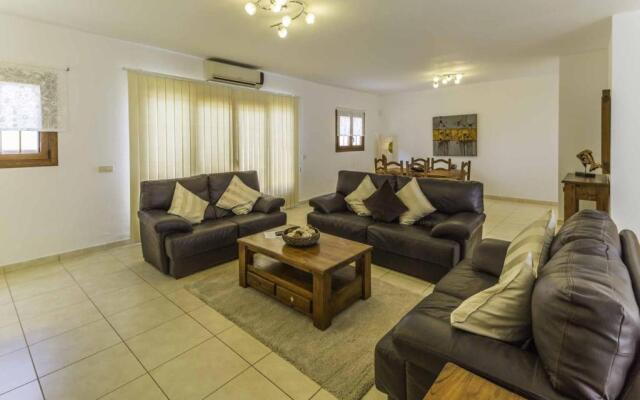 Villa Azure - LH122 By Villas Now Ltd