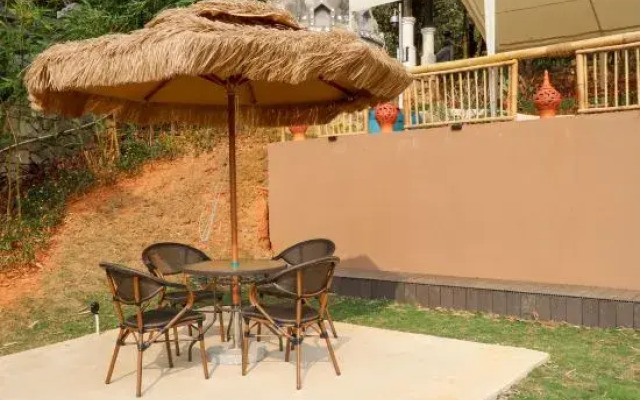 Yueting Hot Spring B&B