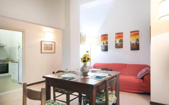 ALTIDO Lively 3BR Villa with Shared Garden, 50m from Beach