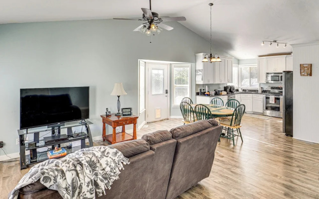 Family Home w/ Fenced Yard Between Provo & Slc!