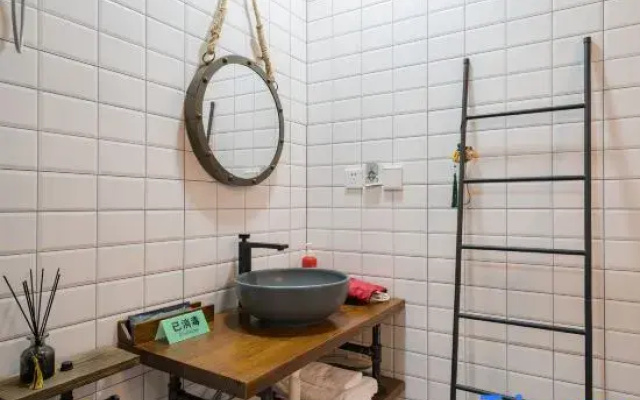 Suyan Homestay · The Blaze Retreat