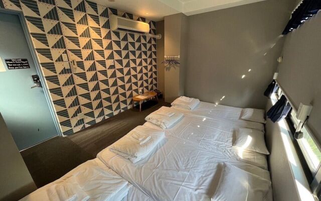 Dot Hotel Hangout
