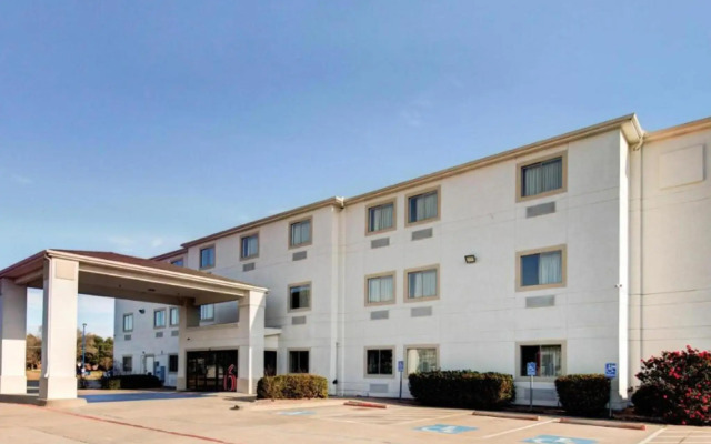 Motel 6 Woodway, TX