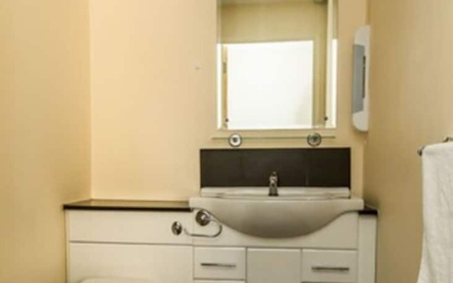 Relax ByMPH-Collection Of 48 Chic Vauxhall Studios