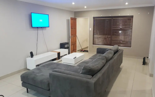 Semeni Asante Apartment