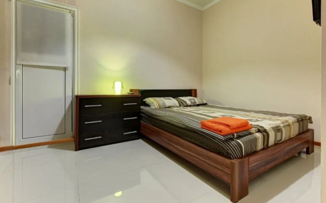 Brusnika U Metro Izmajlovskaya Mini-Hotel
