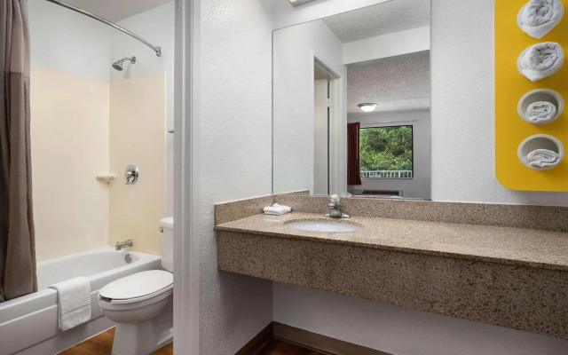 Motel 6 Carlsbad, CA - East