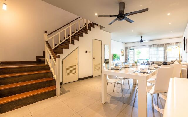 4 BR Townhouse in Great Location BSS