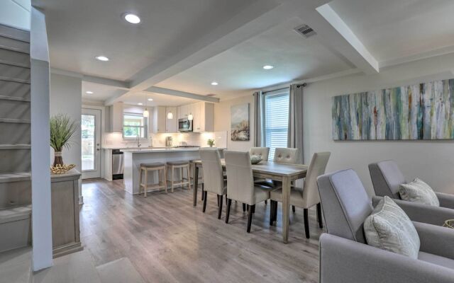 Walk to Beach: Home in Galveston!