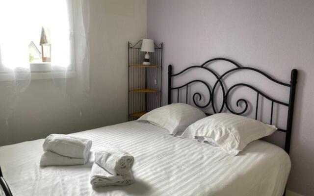 23m Peaceful With Balcony With Sea View !