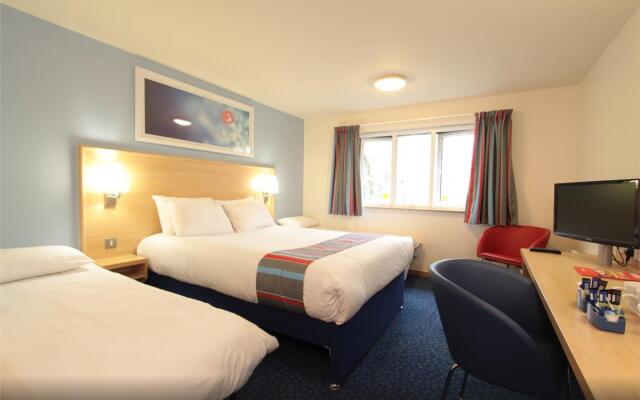 Travelodge Edinburgh Airport Ratho Station