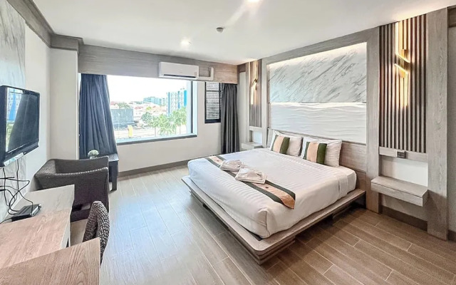 Ruean Phae Royal Park Hotel