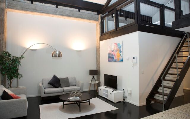 Gorgeous Five Bed Apartment in the City