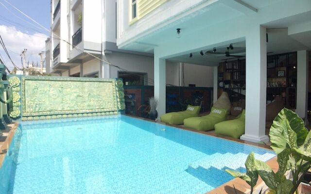 Cozycloud Backpackers Hostel
