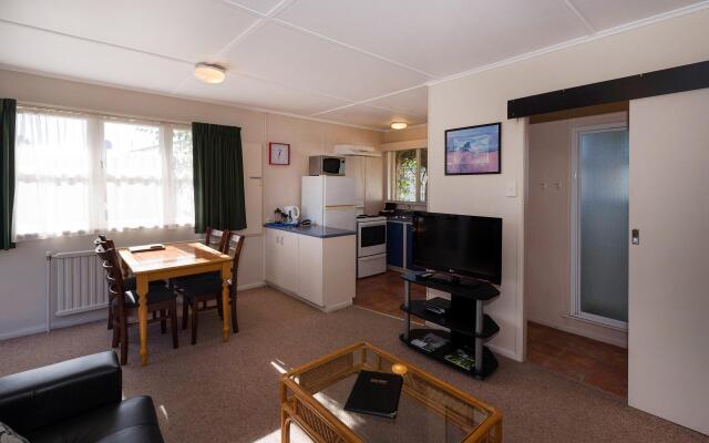 MALFROY motor lodge Rotorua - Accommodation and Mineral Pool