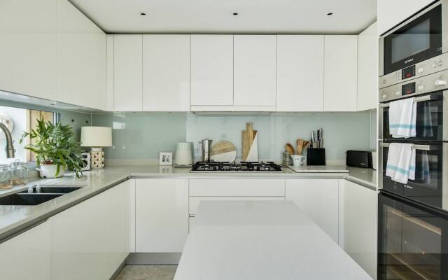 Stylish 5 bed Home in Heart of Clapham