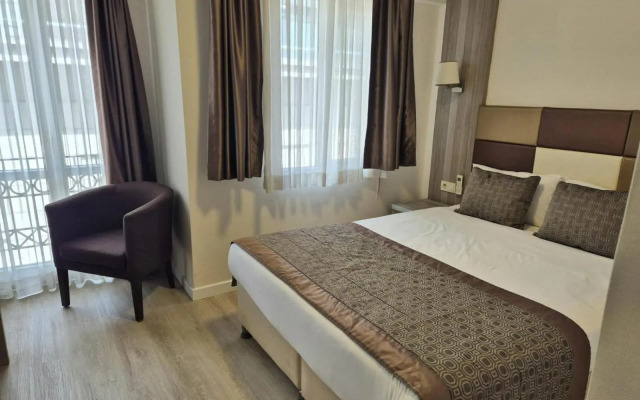 Pera Arya Hotel