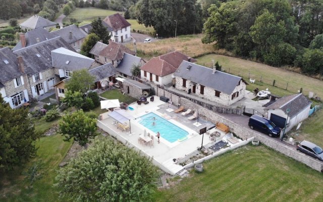 Fantastic property with large swimming pool and garden in the heart of France!
