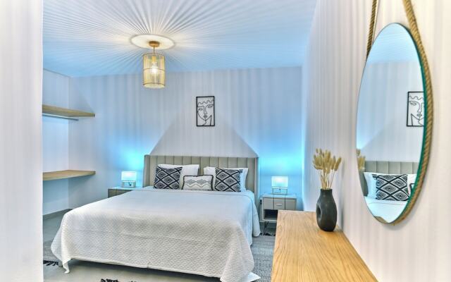 Paros Gem