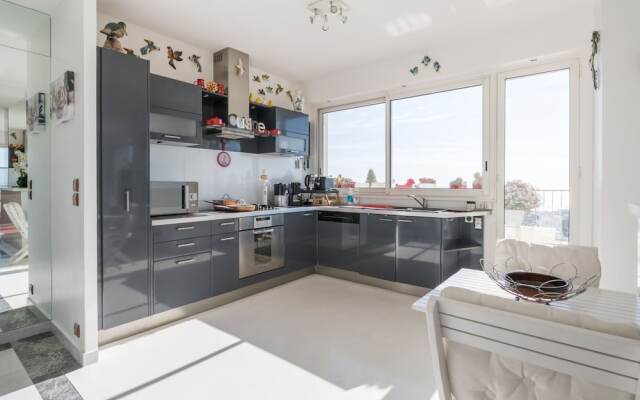 Elegant Apartment in Nice With Swimming Pool
