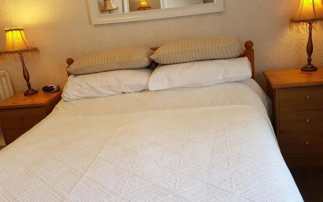 The Clovelly - Guest Accomodation