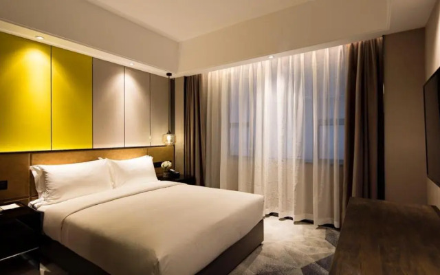 Paco Hotel (Guangzhouta Datang Metro Station)