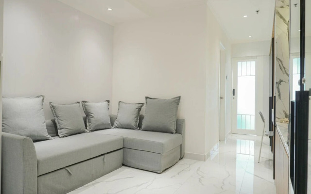 Comfortable and Simply 1BR at The Boulevard Apartment