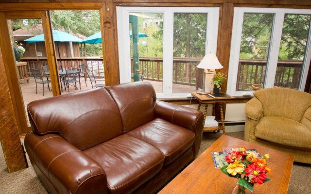 Manitou Lodge