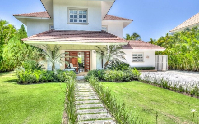 Sunny Vacation Villa 78