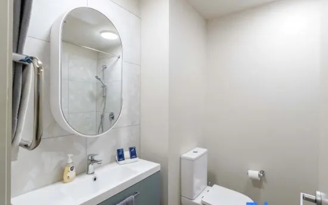 Petone Studio - Balcony, Bath Tub, Sleeps 2 – Bathroom – Lower Hutt