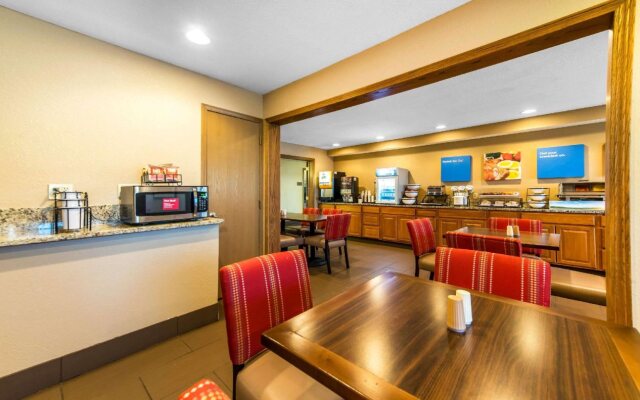 Comfort Inn & Suites Hays I-70