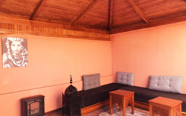 Safran flat with 2 large terraces Central Location