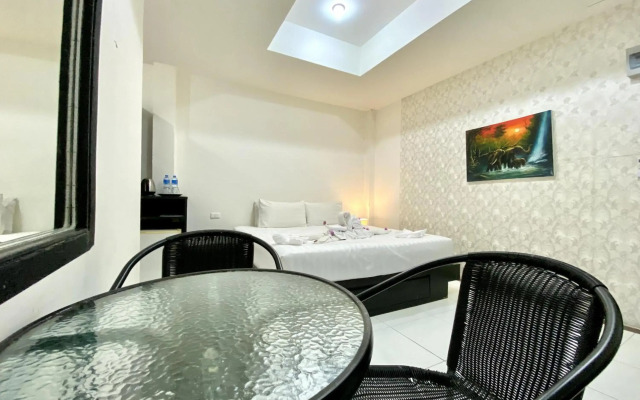 Long Beach Hotel Patong