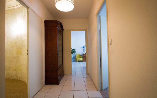 Spacious T3 of 150m2 - Place des Quinconces