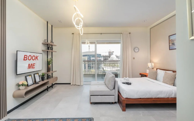 Cozy Studio Near Miracle Garden With Balcony