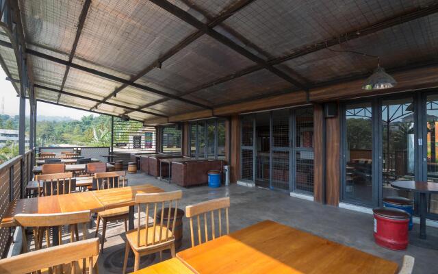 RedDoorz Plus near Kampung Gajah 3