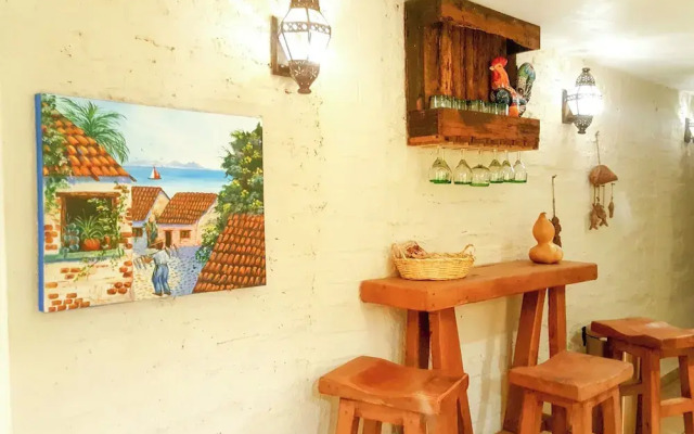 Cozy stay Tropical Vibes near Beach
