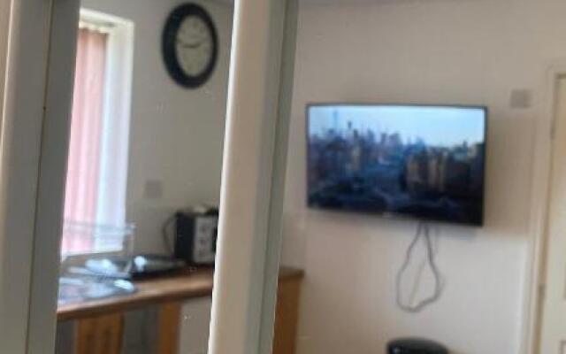 Bv Cosy Studio Eleven At Deighton Huddersfield