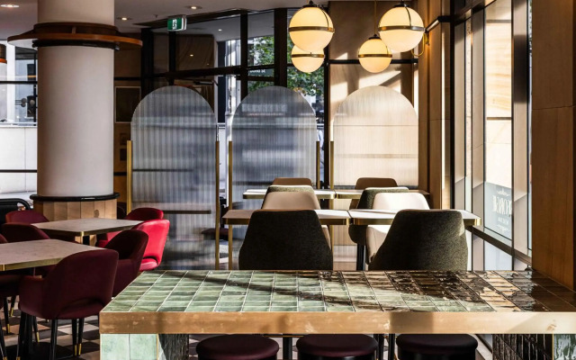 Mantra 2 Bond Street Sydney