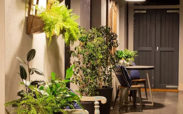 Hollidge House Apartments