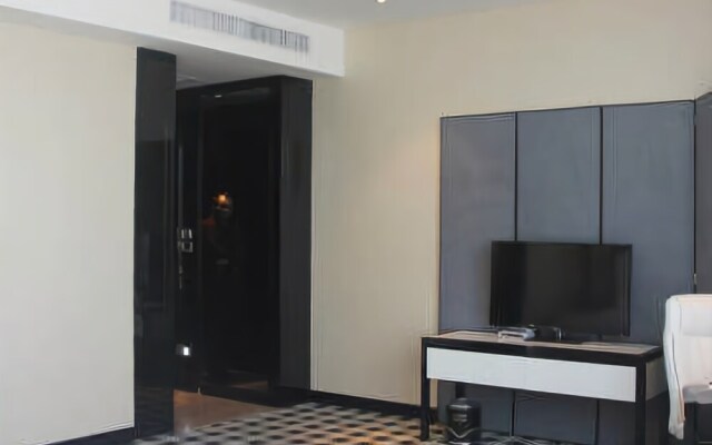 Crystal International Hotel