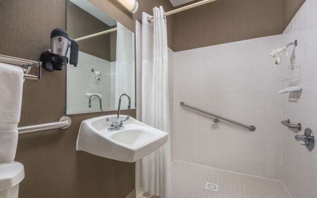 Ramada by Wyndham Catlettsburg/Ashland